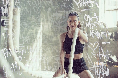 hailee_047.gif
