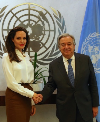 angelina_001.jpg