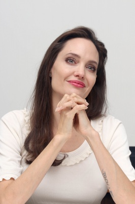 angelina_075.jpg