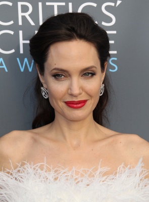 angelina_435.jpg