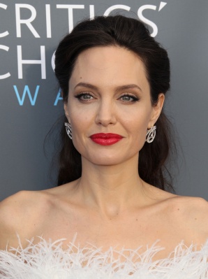 angelina_445.jpg