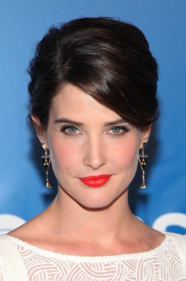 63082431_cobie_smulders_2012_cbs_upfront_001.jpg