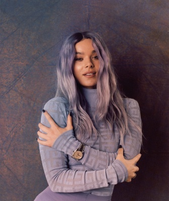 250149859_haileesteinfeld-04-e1638376401274.jpg