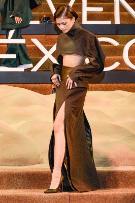 zendaya_0008~0.jpg