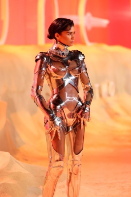 zendaya_0502~0.jpg