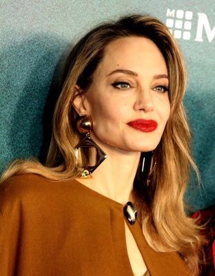 angelina_0011.jpg