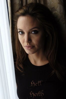 angelina_002.jpg